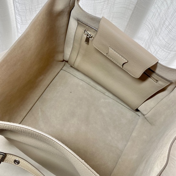 Celine Medium Big Bag in Soft Bare Calfskin - Light Taupe - Picture 12 of 16